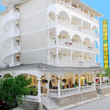 Hotel Strass Paralía Eksteriør bilde