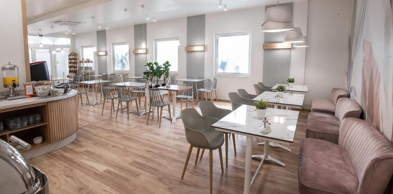 Hotel Strass Paralía Eksteriør bilde