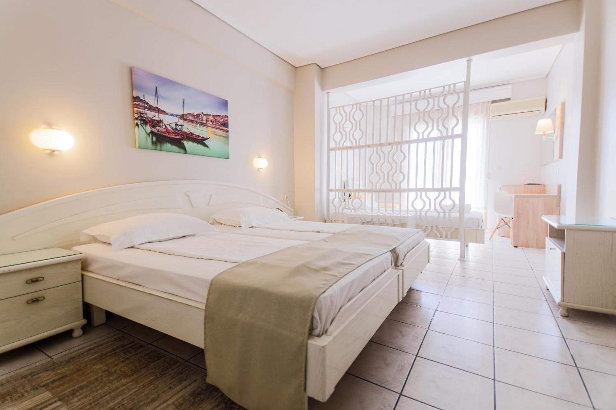 Hotel Strass Paralía Eksteriør bilde