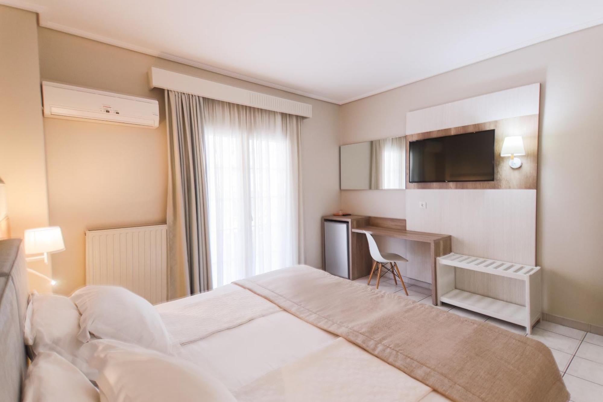 Hotel Strass Paralía Eksteriør bilde