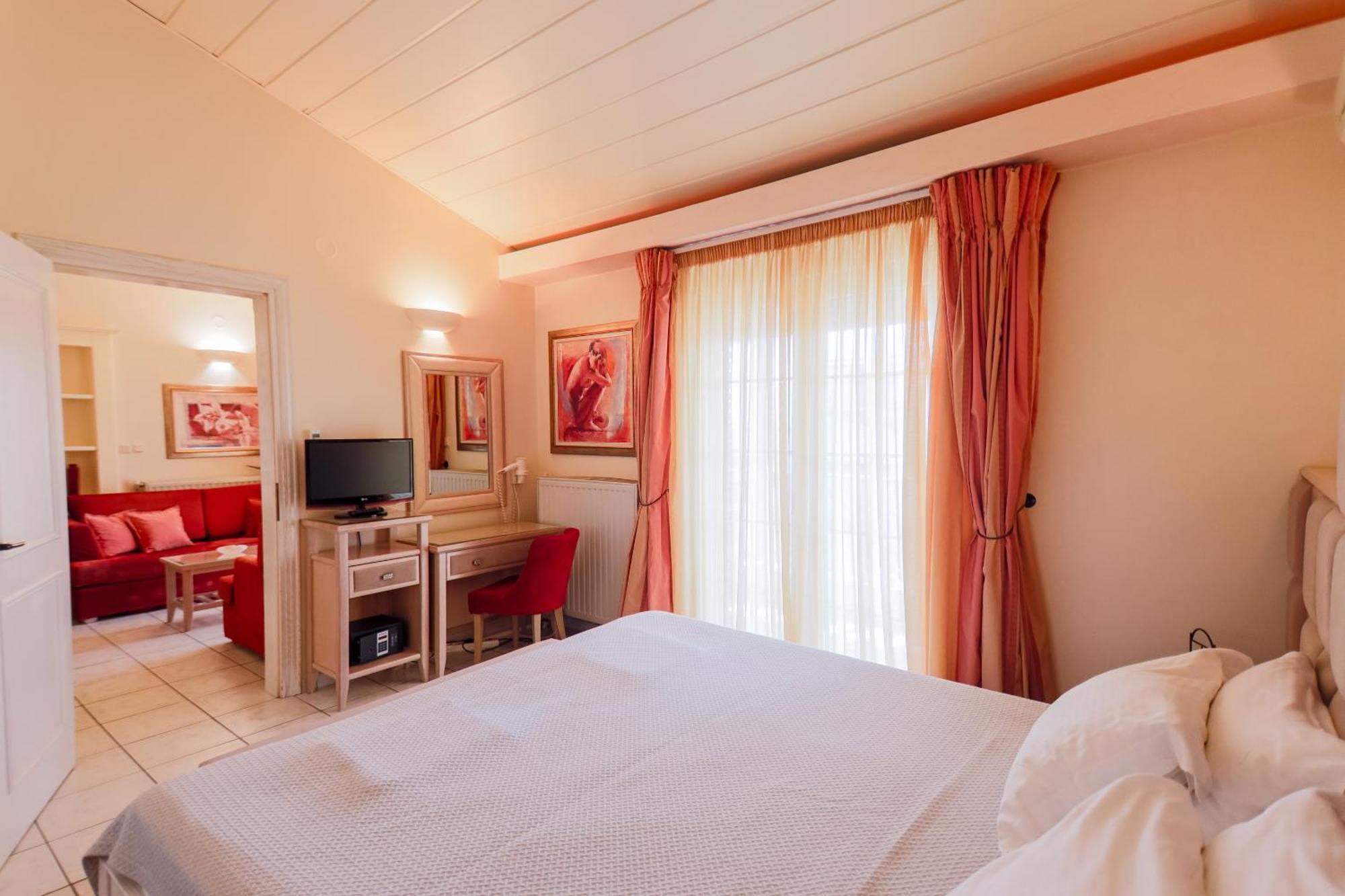 Hotel Strass Paralía Eksteriør bilde