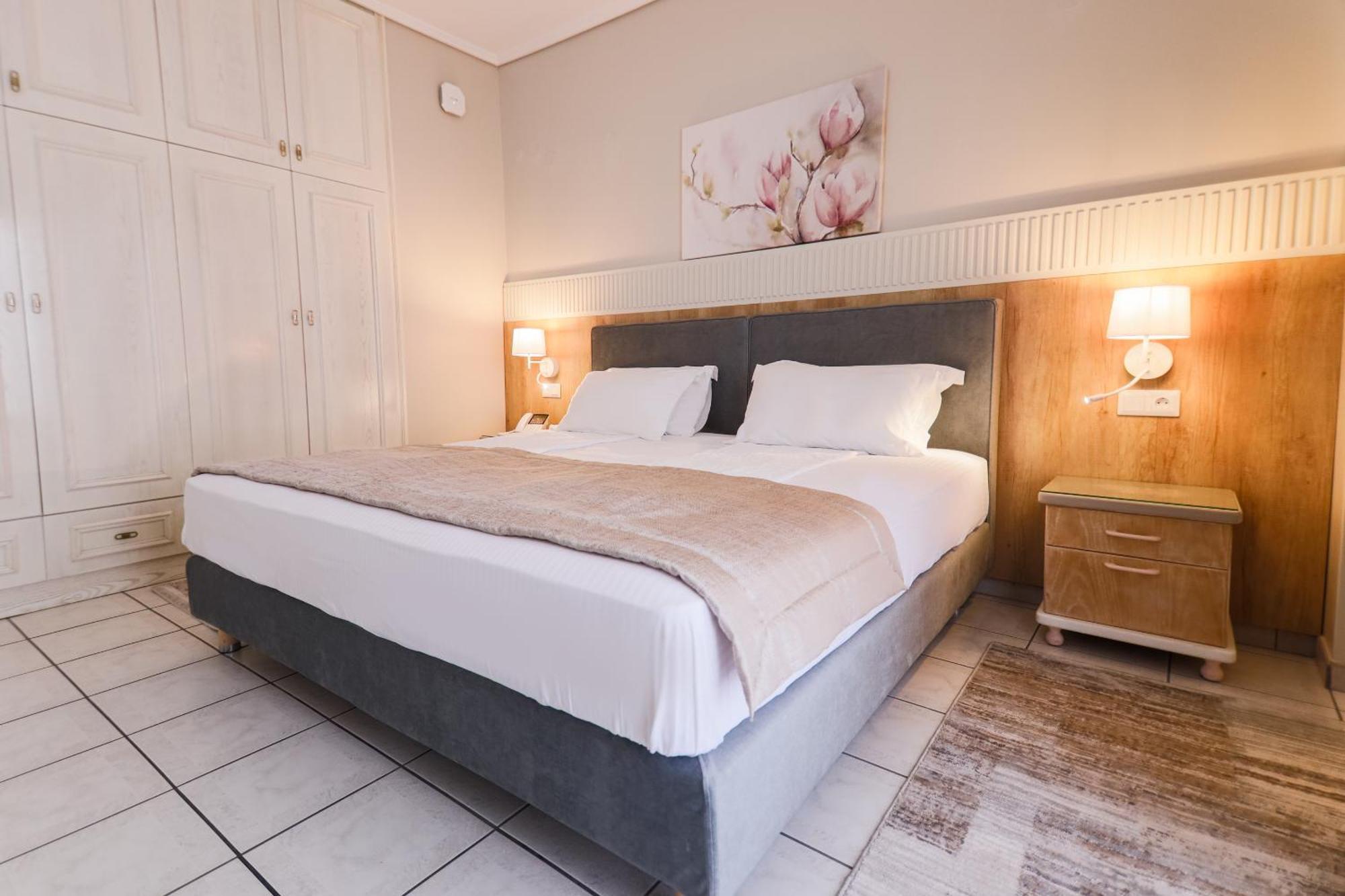 Hotel Strass Paralía Eksteriør bilde