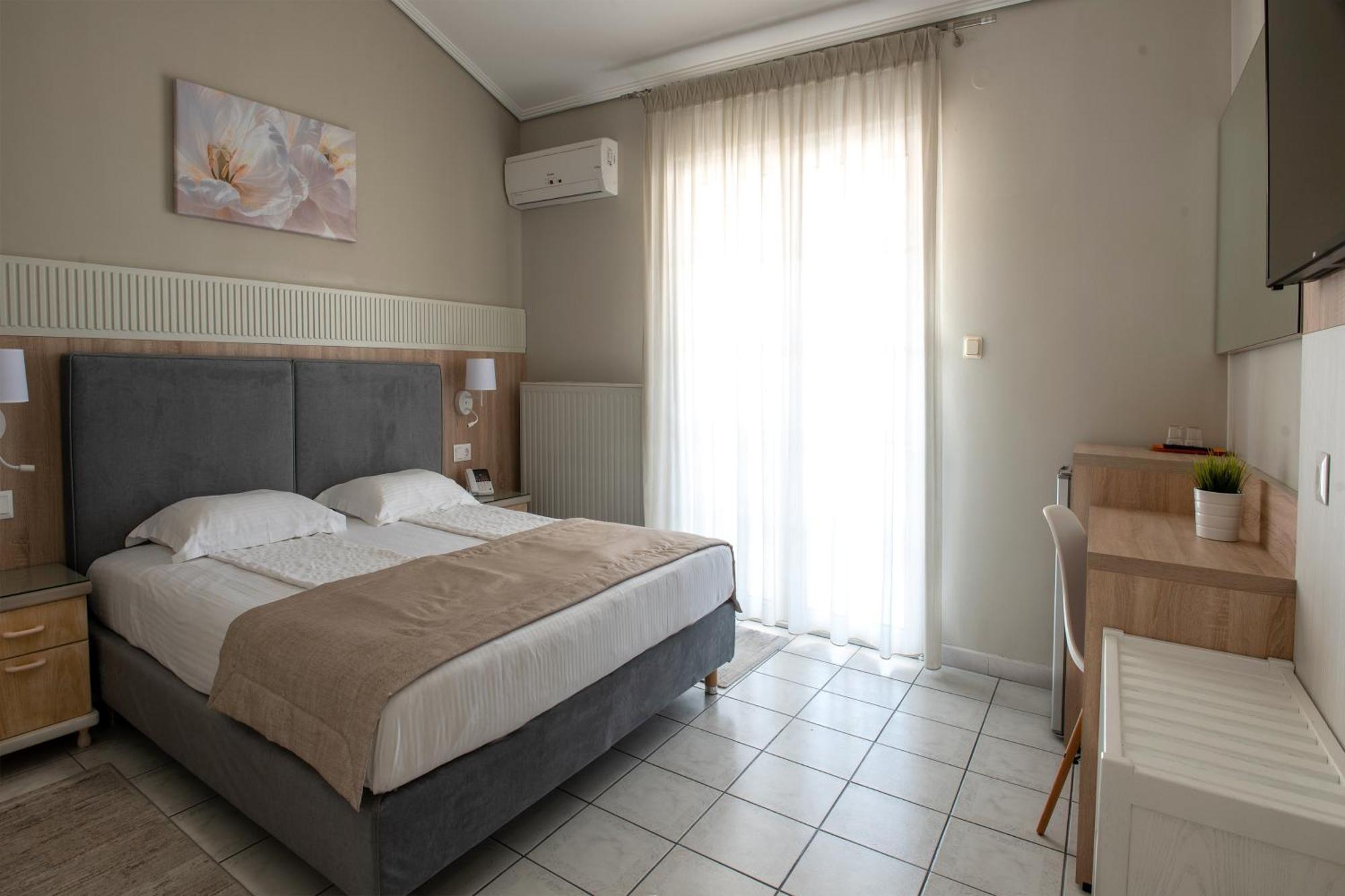 Hotel Strass Paralía Eksteriør bilde