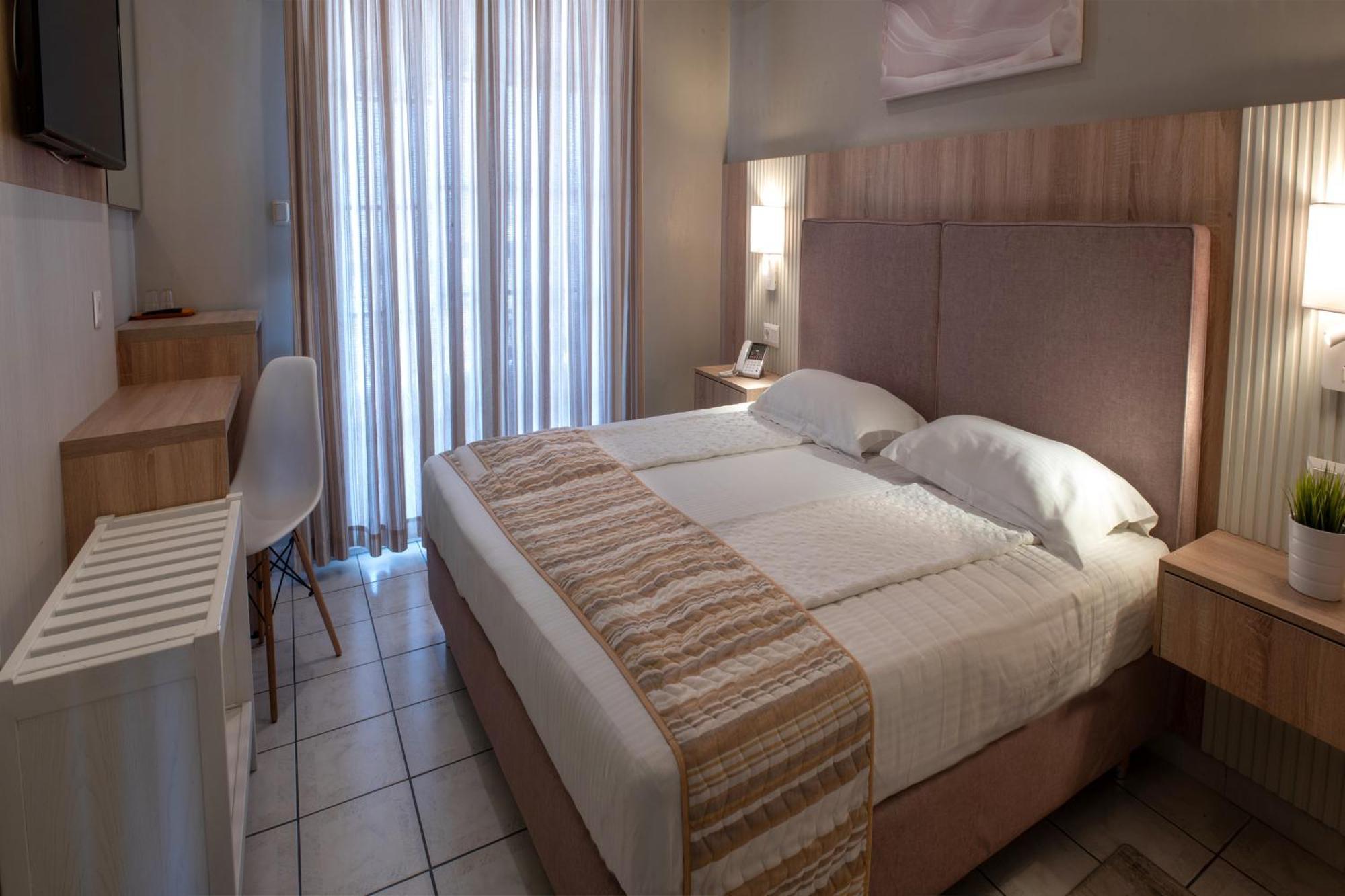 Hotel Strass Paralía Eksteriør bilde
