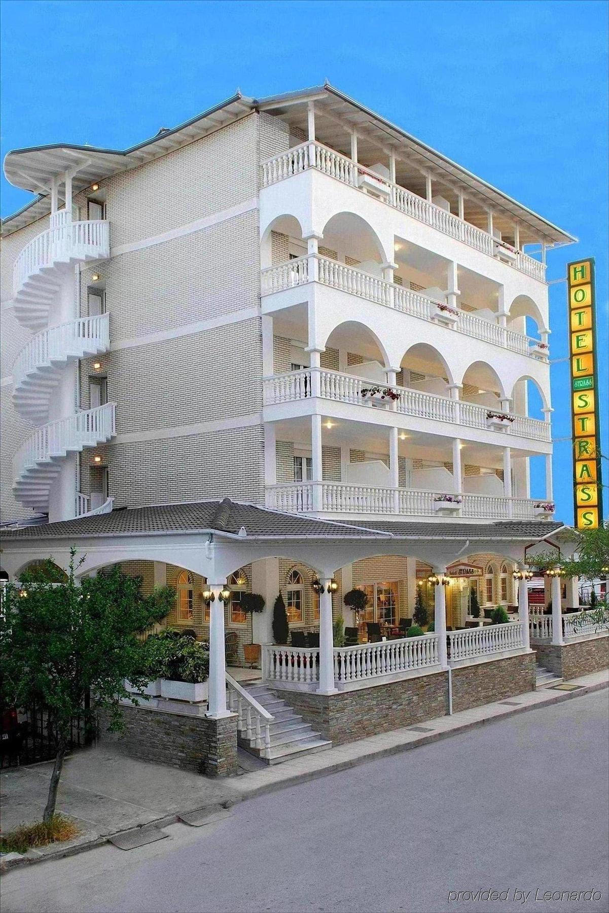Hotel Strass Paralía Eksteriør bilde