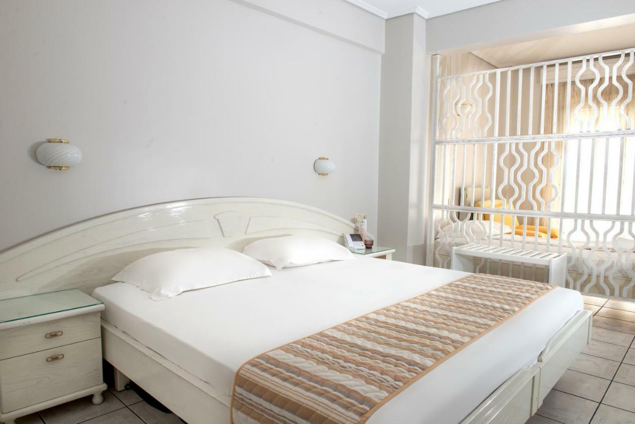 Hotel Strass Paralía Eksteriør bilde